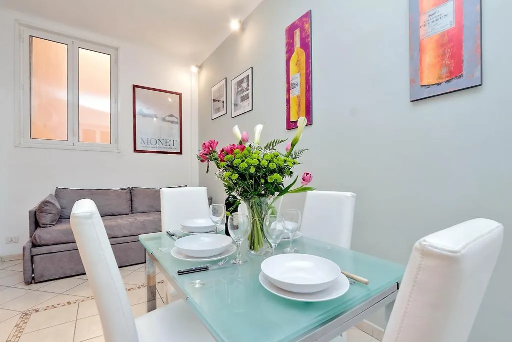 Roman Holiday Accommodation Colosseum 0*, Rome Italy