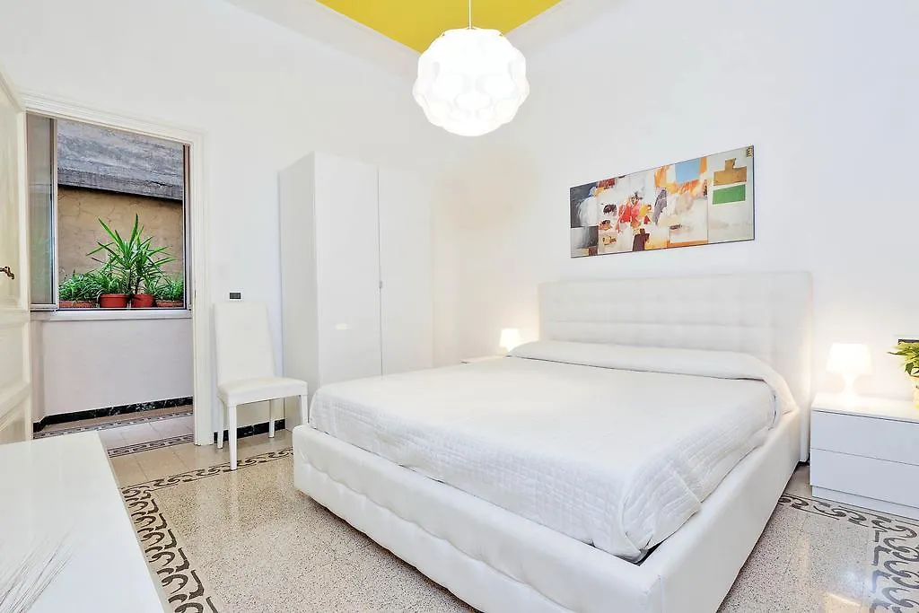 Roman Holiday Accommodation Colosseum 0*, Rome